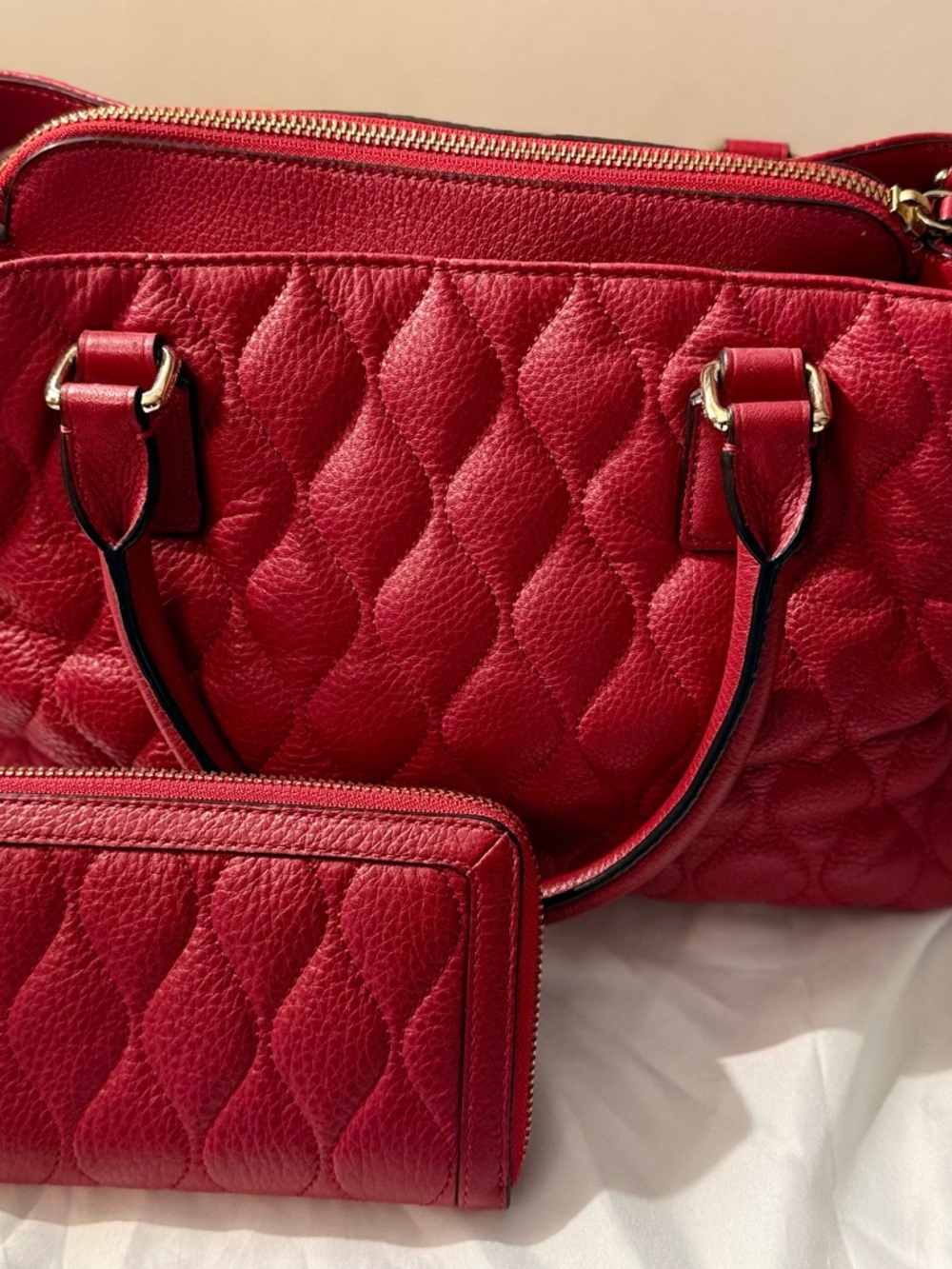 Vera Bradley Red Quilted Tote with Matching Wallet - Picture 2 of 5